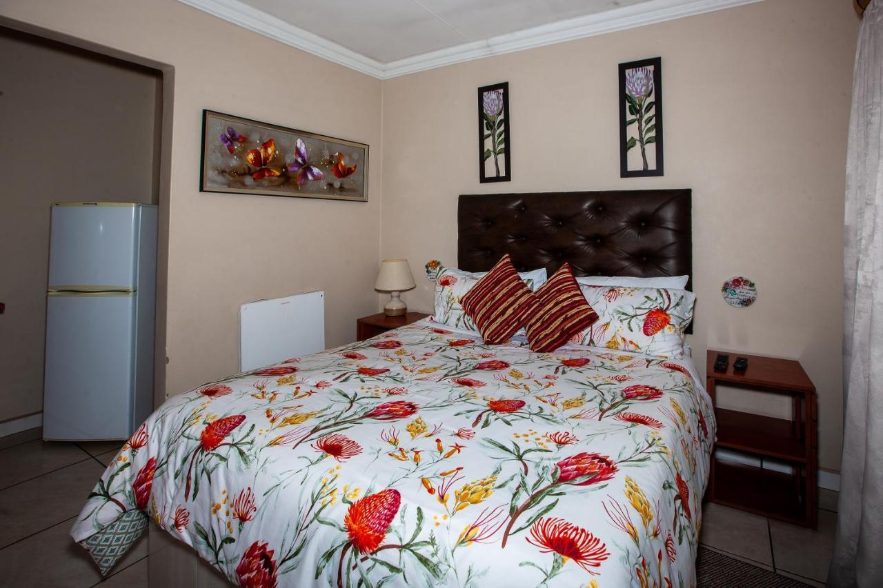 Invite Guest House - Self Catering Accommodation In Vanderbijlpark Exterior foto